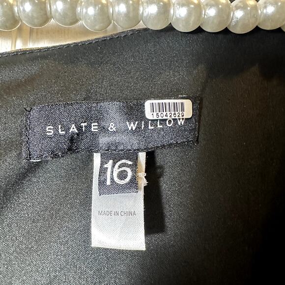 Slate & Willow Square Neck Long Sleeve Floral Dress - Picture 3 of 9